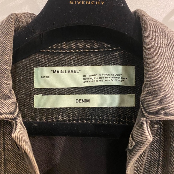 New never worn Off white Denim short Jacket - Picture 3 of 4